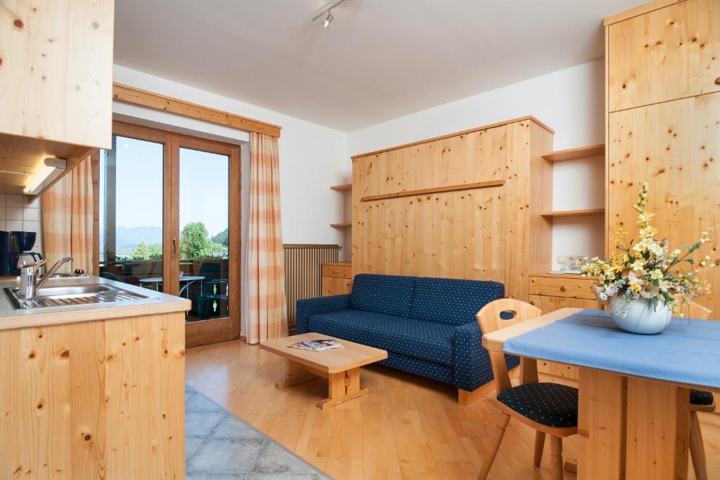 Hotel Hubertushof Latschach ober dem Faakersee Pokoj fotografie