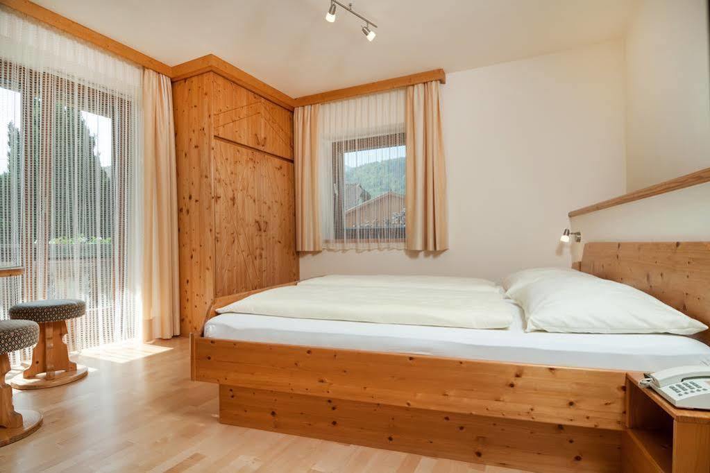 Hotel Hubertushof Latschach ober dem Faakersee Exteriér fotografie